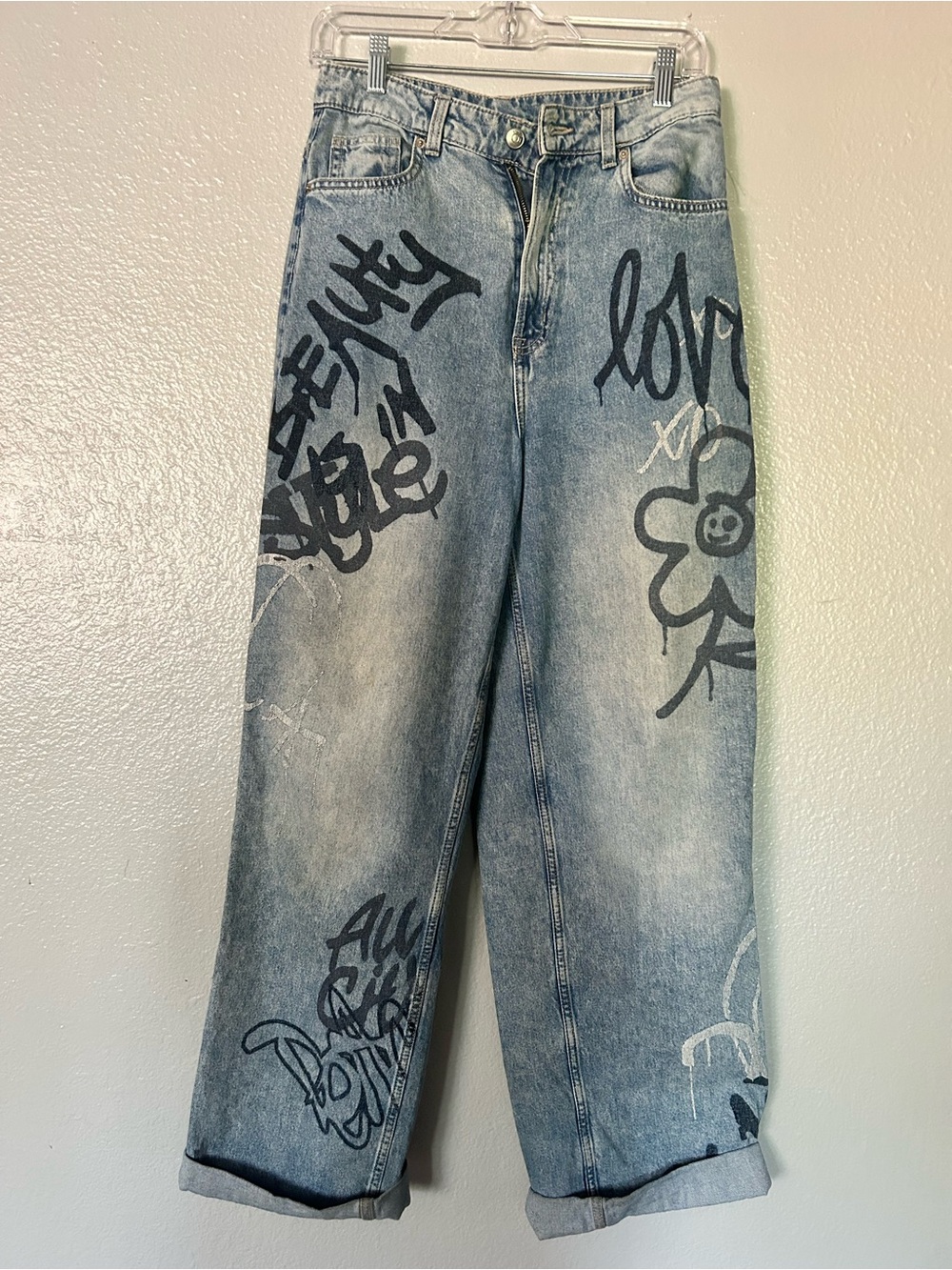 H&M Divided Graffiti Graphic High Waisted Baggy Jeans Size 4